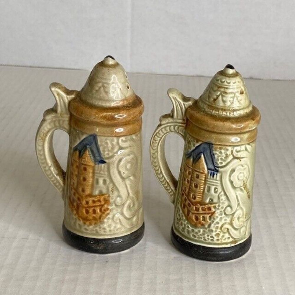 Vintage Artmark Japan Beer Steins Salt and Pepper Shaker Set Ceramic